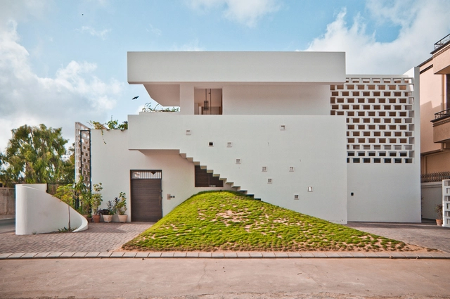 Kapadia Residence / Coalesce Design Studio - Houses, Facade