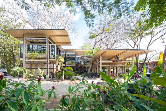 Costa Rica Athletic Center / Studio Saxe - Exterior Photography, Fitness Club, Garden, Facade