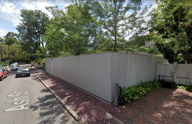 Harvard removerá nome de Philip Johnson do edifício que projetou enquanto estudante - Imagem de Destaque