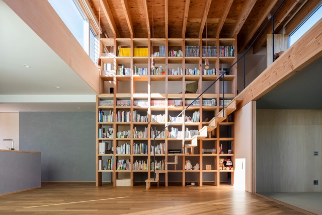 18 interiores que usan el almacenamiento abierto para ocultar el desorden  - Imagen Principal
