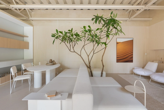 Neutrals in Interior Design: 30 Homes with an Understated Color Palette - Featured Image