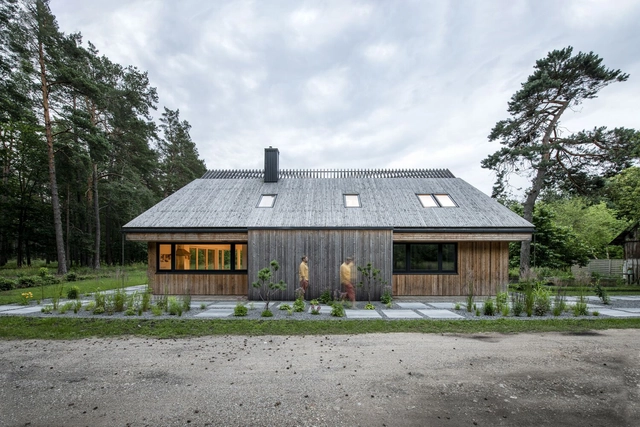 Casa familiar en Druskininkai / Laurynas Žakevičius Architects - Fotografía exterior, Casas, Fachada, Puerta