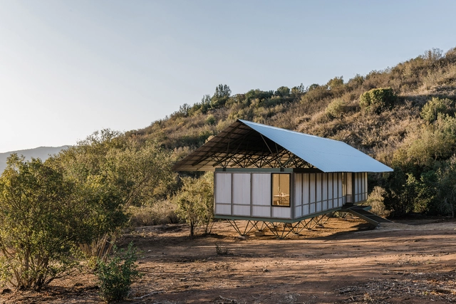 Prototype Industrialized Construction System / Ignacio Rojas Hirigoyen Arquitectos + The Andes House - Exterior Photography, Houses