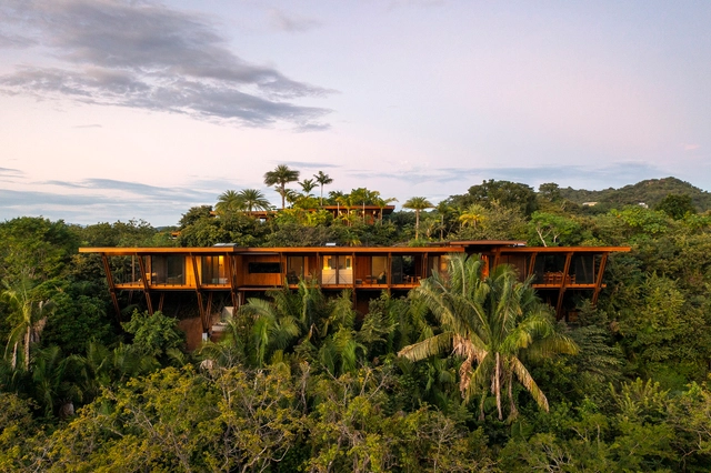 Loma Sagrada House / Salagnac Arquitectos - Exterior Photography, Houses, Forest, Coast