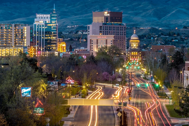 How Will Transportation Work in the Future? A Look at the Rise of Electric Mobility in Cities - Featured Image